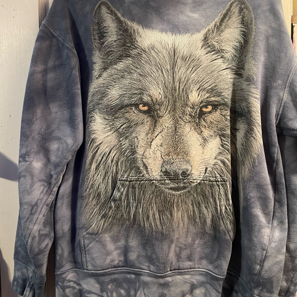 The Mountain Vtg Wolf Tie-Dye Hoodie
